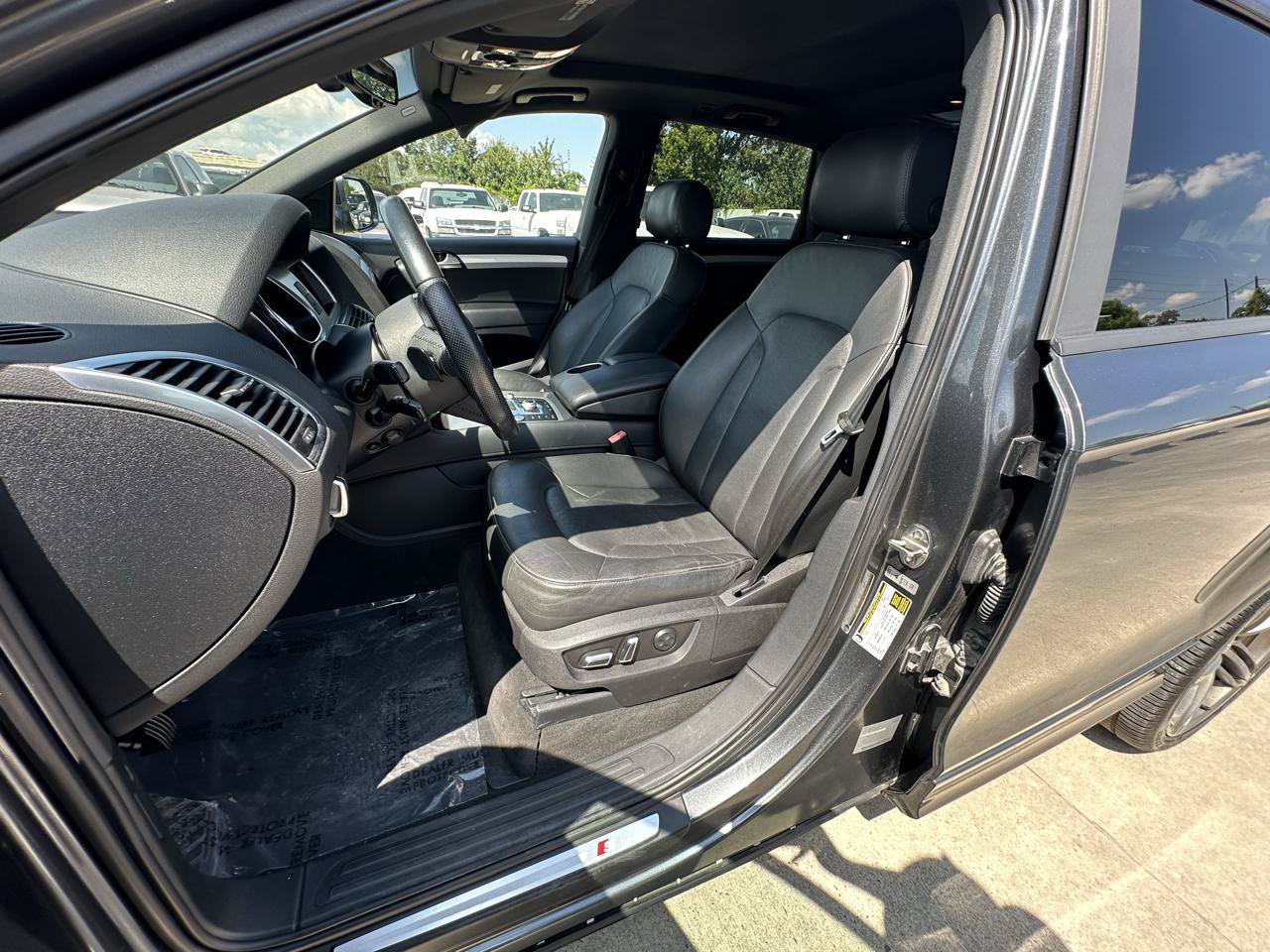 Used 2013 Audi Q7 3.0T S line Prestige w/ Technology Pkg AWD/4WD image 29