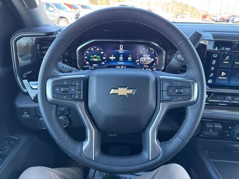 Used 2025 Chevrolet Silverado 2500 LT image 24