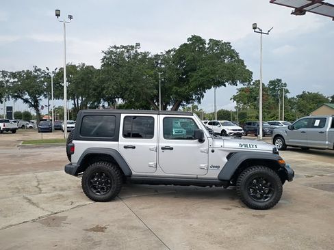 Used 2023 Jeep Wrangler Unlimited AWD/4WD image 19
