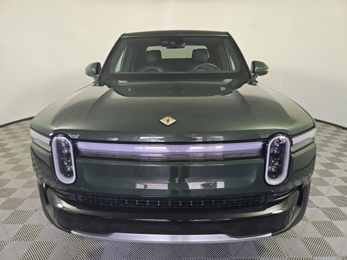 Used 2025 Rivian R1T Adventure image 8