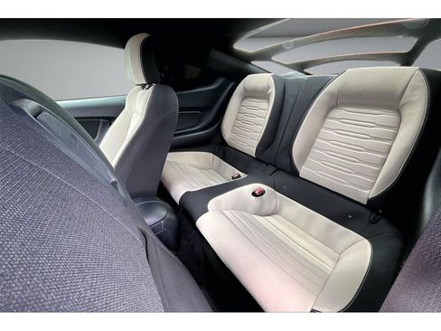 Used 2016 Ford Mustang GT RWD image 32