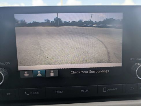 Used 2023 Honda HR-V LX image 21