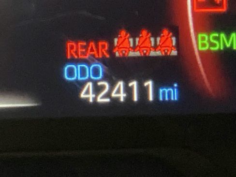 Used 2024 Toyota RAV4 LE AWD/4WD image 18