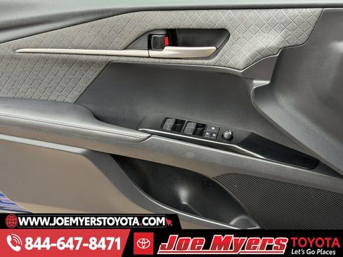 Used 2025 Toyota Camry XSE image 27