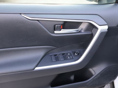 Used 2019 Toyota RAV4 XLE w/ Carpet Mat Package image 22
