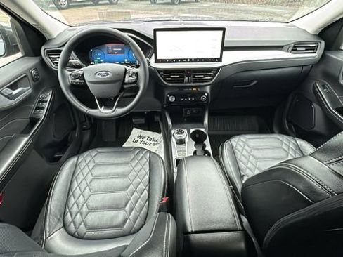 Certified 2024 Ford Escape SE w/ PHEV Premium Package image 13