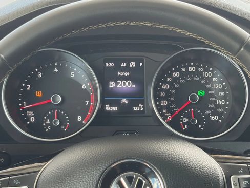 Used 2021 Volkswagen Tiguan SE AWD/4WD image 32