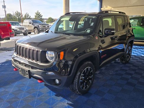 Used 2023 Jeep Renegade Trailhawk image 3