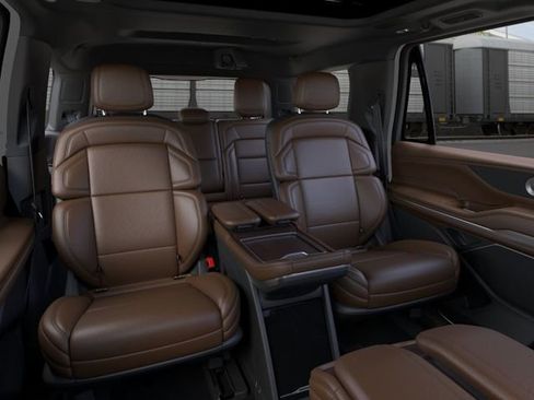 New 2026 Lincoln Navigator Reserve AWD/4WD image 12