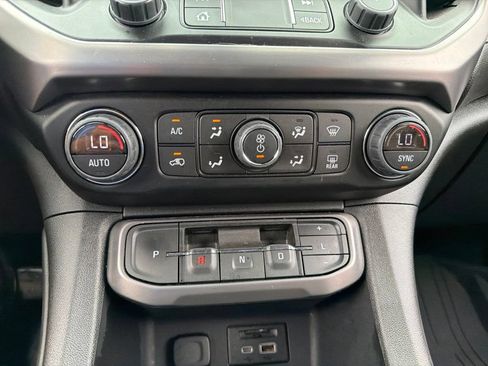 Used 2023 GMC Acadia AT4 w/ Technology Package AWD/4WD image 12
