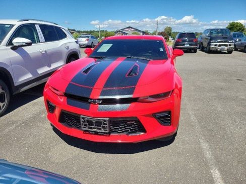 Used 2018 Chevrolet Camaro SS RWD image 3