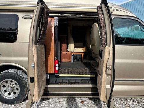 Used 2012 Chevrolet Express 2500 w/ Power Package image 20