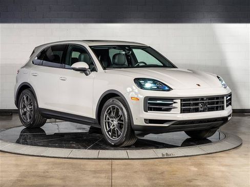 Certified 2026 Porsche Cayenne AWD/4WD image 7