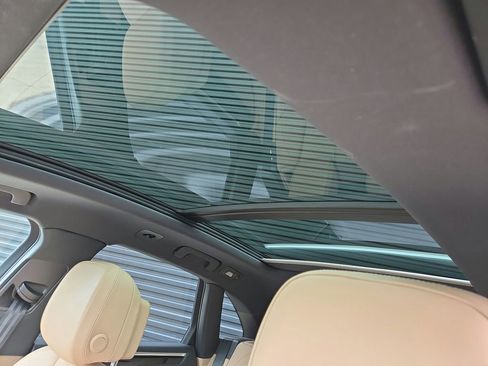Certified 2021 Porsche Macan AWD/4WD image 15