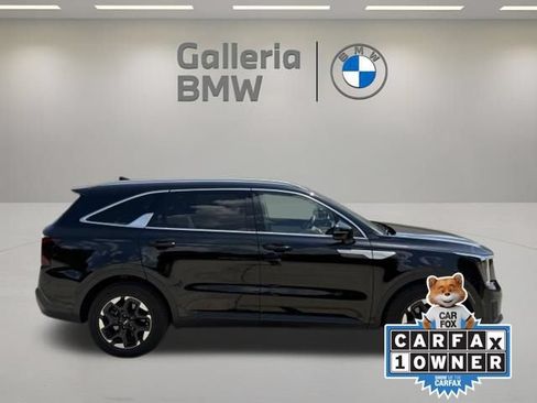 Used 2025 Kia Sorento S w/ Panoramic Sunroof Package FWD image 5