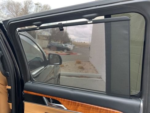 Used 2023 Jeep Grand Wagoneer Series III image 32