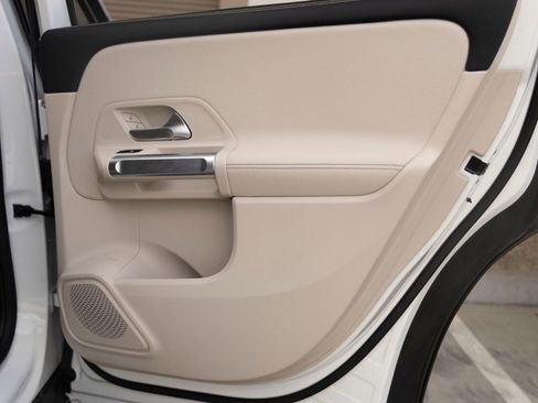 Used 2022 Mercedes-Benz GLB 250 image 21