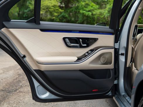 Used 2023 Mercedes-Benz S 580 4MATIC Sedan w/ Warmth & Comfort Package image 30