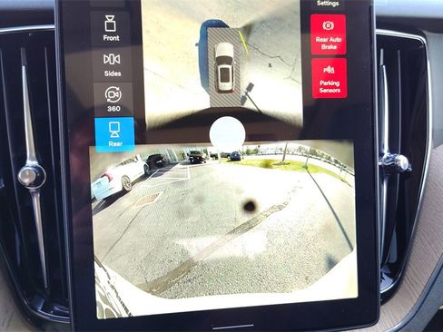 New 2026 Volvo XC60 B5 Plus w/ Climate Package image 19