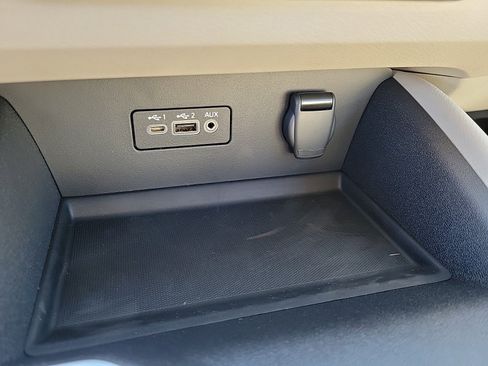 Used 2025 Nissan Altima 2.5 SV FWD image 33