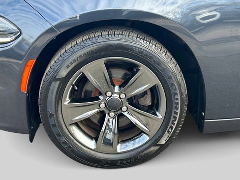 Used 2016 Dodge Charger SXT RWD image 9