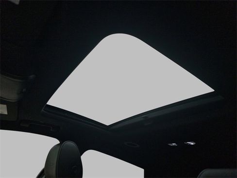 Certified 2023 Buick Enclave Avenir w/ Avenir Technology Package image 31