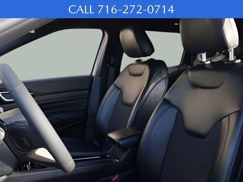 Used 2022 Jeep Compass Altitude image 11