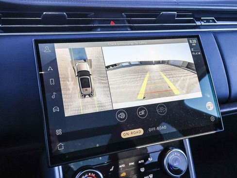 Certified 2023 Land Rover Range Rover SE image 38