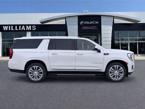 Used 2023 GMC Yukon XL SLT w/ SLT Luxury Package AWD/4WD image 8