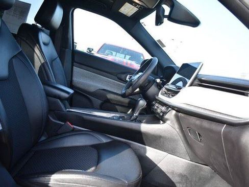 Used 2024 Jeep Compass Latitude AWD/4WD image 16