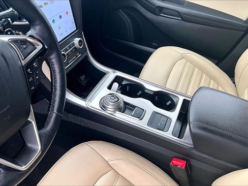 Used 2024 Ford Edge SEL w/ Convenience Package image 14