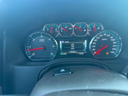 Used 2019 Chevrolet Suburban LT AWD/4WD image 9