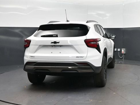 New 2026 Chevrolet Trax ACTIV w/ Sunroof Package FWD image 7