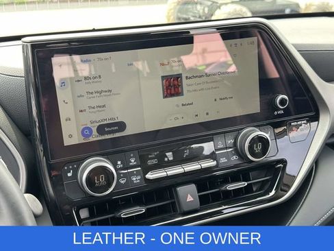 Used 2026 Toyota Highlander XLE AWD/4WD image 3