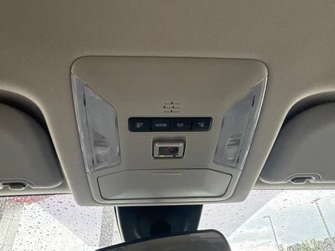 Used 2022 Toyota RAV4 LE AWD/4WD image 21