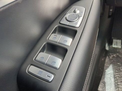 Used 2026 Genesis G70 2.5T image 24