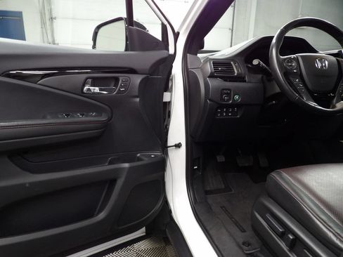 Used 2023 Honda Ridgeline Black Edition image 40