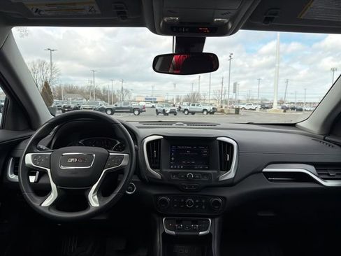Used 2024 GMC Terrain SLE w/ Driver Convenience Package image 13