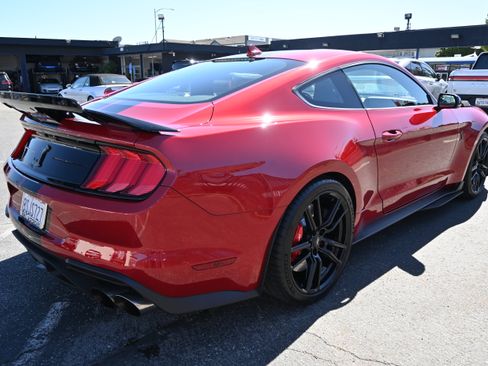Used 2020 Ford Mustang Shelby GT500 w/ Technology Package RWD image 13