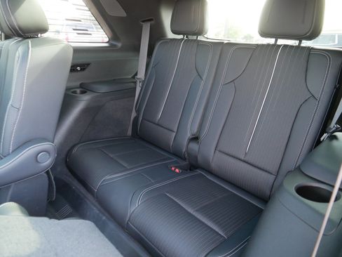 Used 2026 Cadillac Vistiq Sport w/ LPO, Floor Liner Package AWD/4WD image 37