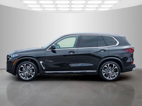 Used 2026 BMW X5 sDrive40i w/ Parking Assistance Package image 3