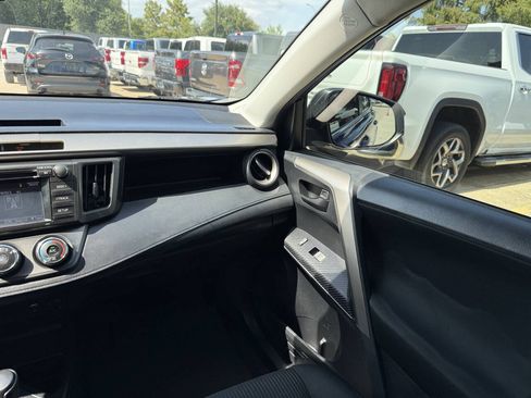 Used 2014 Toyota RAV4 LE FWD image 20