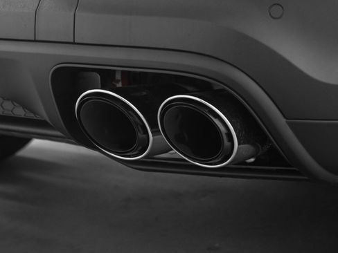 Certified 2025 Porsche Cayenne Coupe image 16