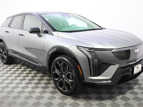New 2026 Cadillac Optiq Sport 2 w/ LPO, Floor Liner Package AWD/4WD image 8