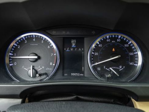Used 2014 Toyota Highlander XLE AWD/4WD image 10