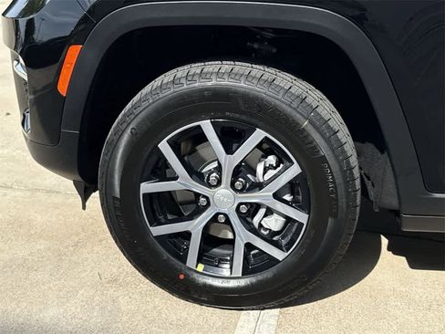 New 2025 Jeep Grand Cherokee Limited image 8