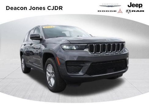 Certified 2024 Jeep Grand Cherokee Laredo X RWD image 1