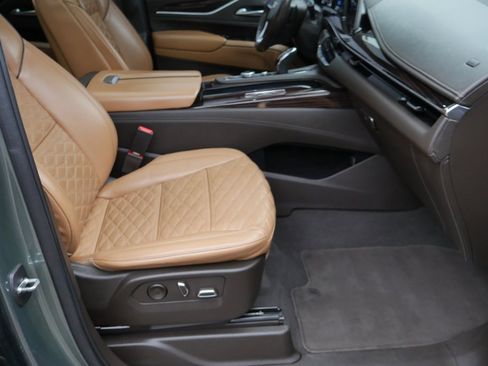 Used 2023 Cadillac Escalade ESV Premium Luxury image 24