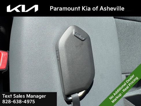 New 2025 Kia K4 LXS image 28