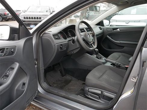 Used 2015 Volkswagen Jetta S image 12